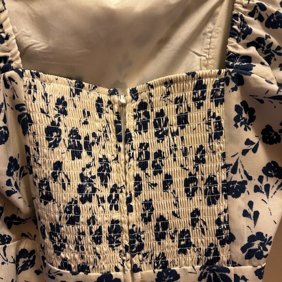 Dress - Picture 5 of 7